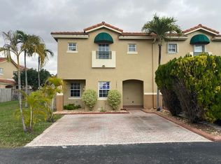 15875 SW 69th Ln, Miami, FL 33193