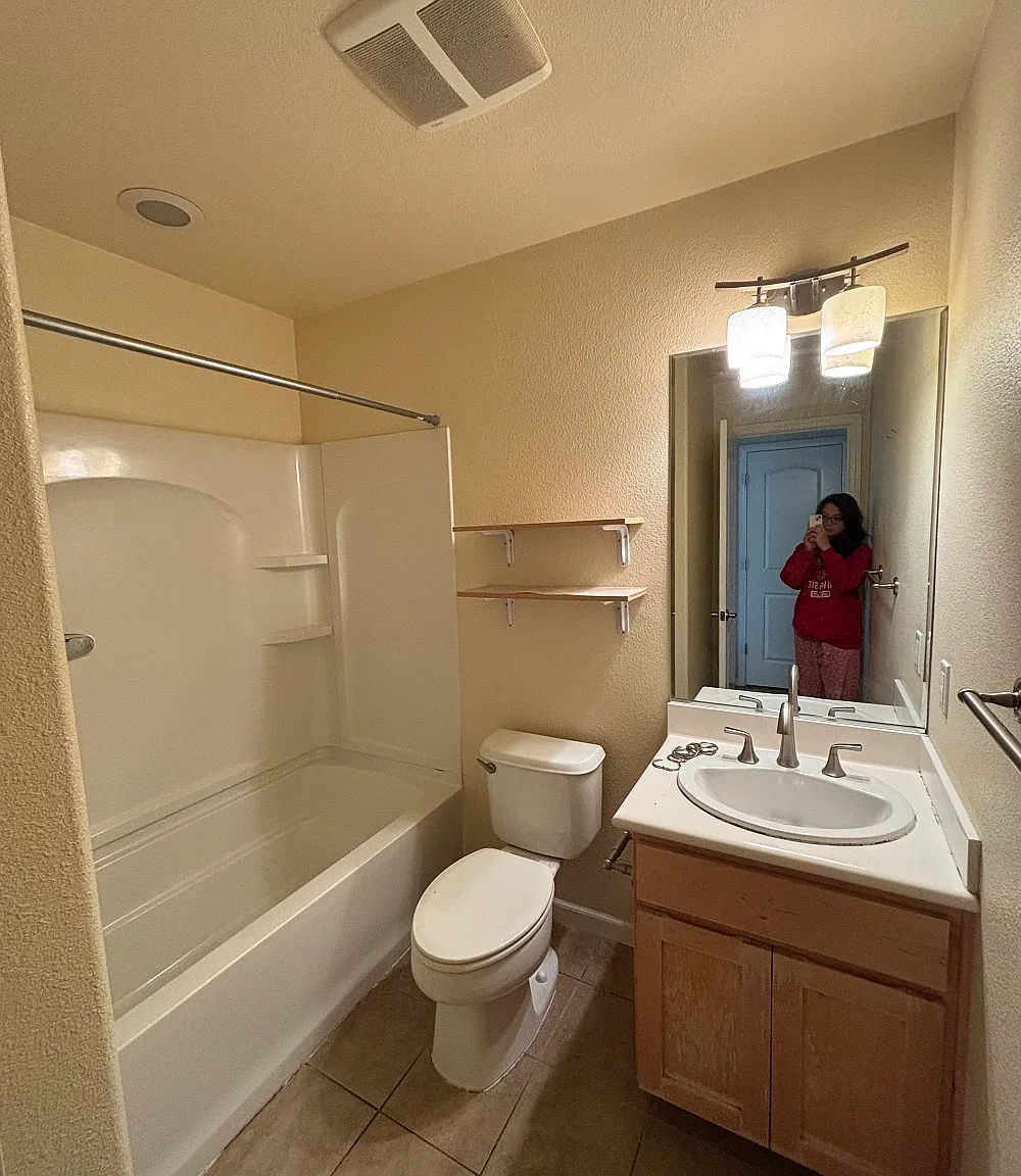 698 Cedarville Ln — Photo 2
