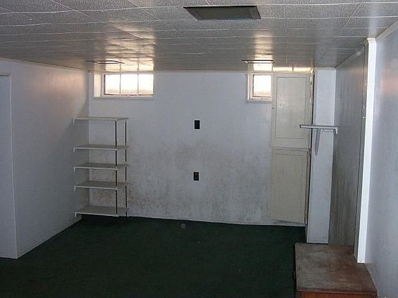 3rd image of 5464 Beechwood Ave