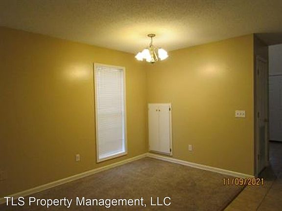 4th image of 135 Woodberry Dr #1