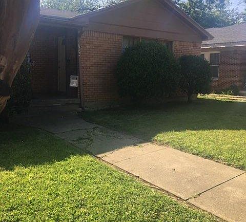 3rd image of 3144 Willing Ave