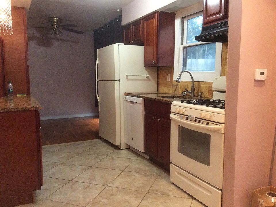 1st image of 114 Armstrong Ave