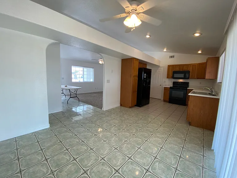 6582 W Hershey Way — Photo 8