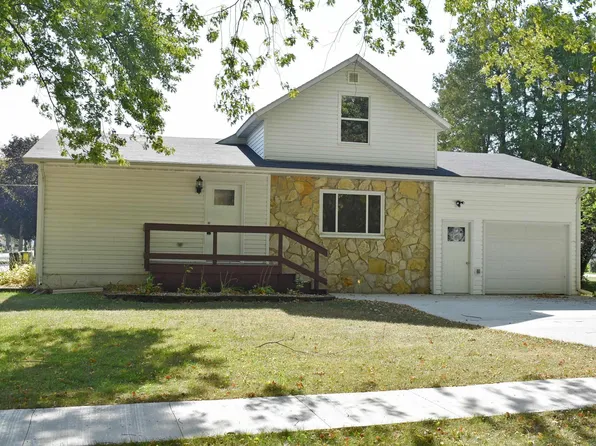 1132 State St, Osage, IA 50461