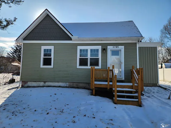 1705 Monroe St, Carleton, MI 48117
