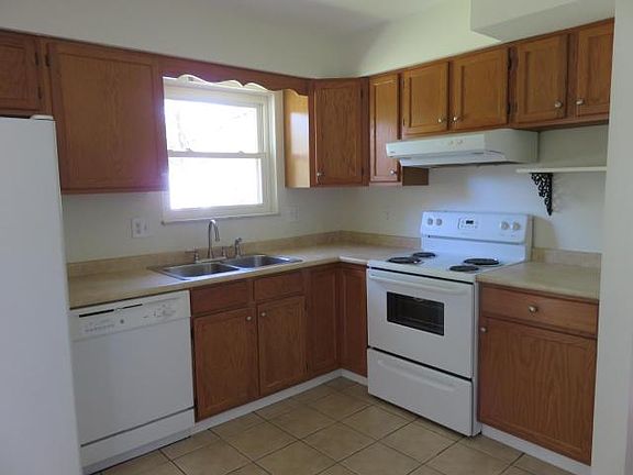 5th image of 6552 Balsam Dr