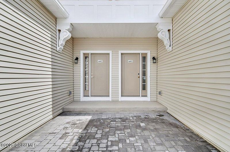 2nd image of 602 Vly Pointe Drive