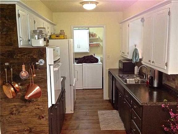 4th image of 724 Lawton Ave