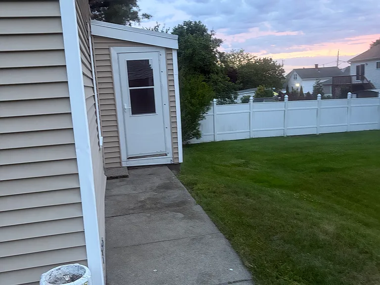 79 Barrows St — Photo 3