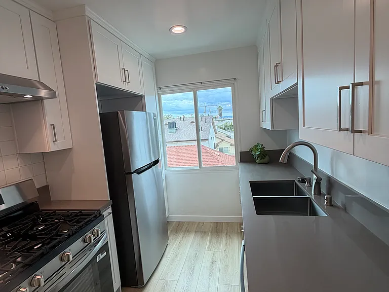 1161 N Hobart Blvd — Photo 9