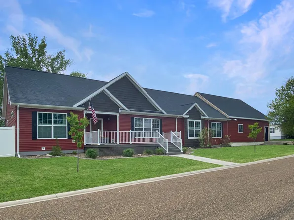 610 Yellowstone Dr, Sidney, MT 59270