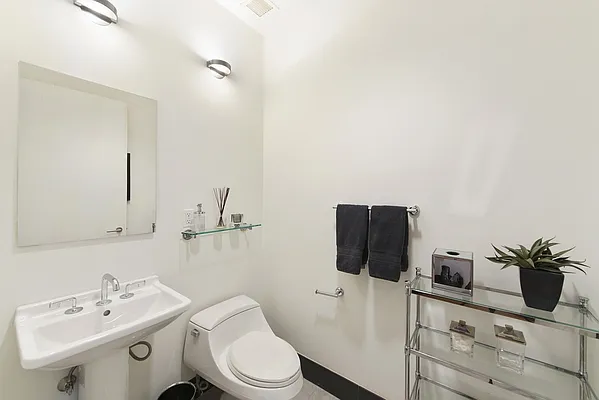 Sold by Nest Seekers International | media 17