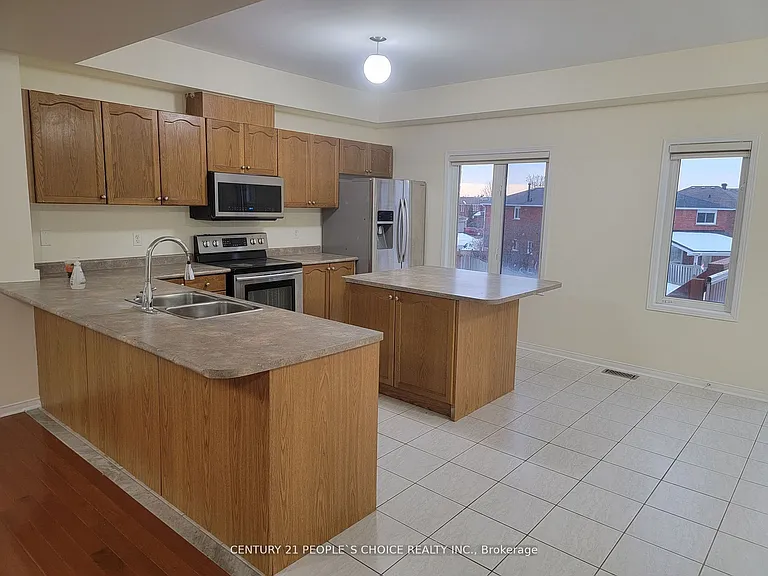 783 Millworks Cres — Photo 7
