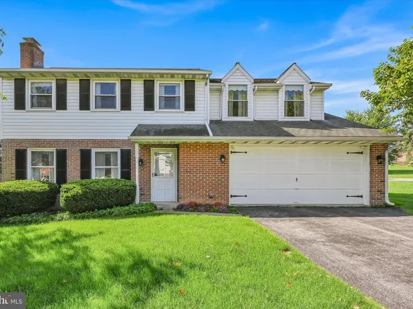 490 Philmont Dr, Lancaster, PA 17601