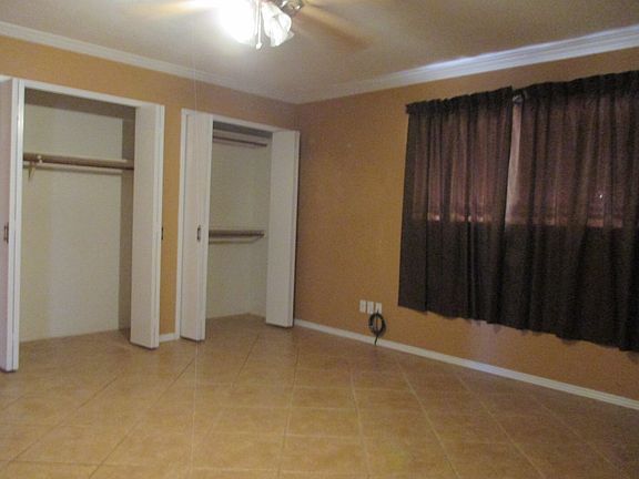 5th image of 1005 Country Club Dr