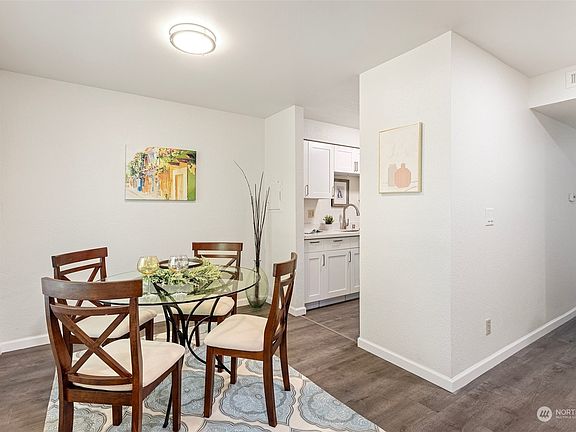 5th image of 16205 NE 12th Ct #E69