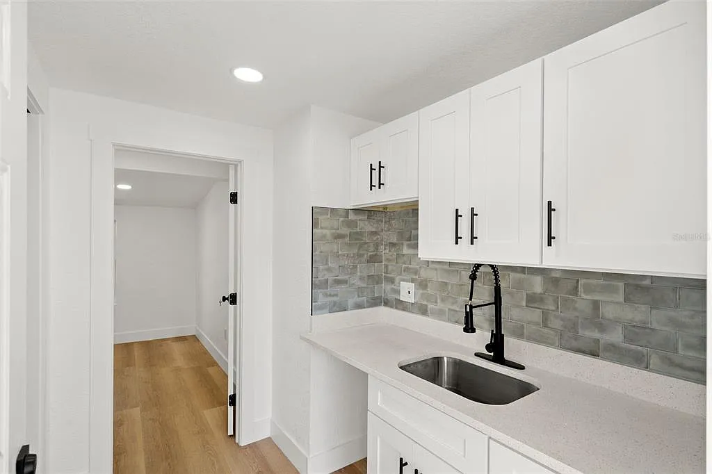 Building Photo - 2008 Oakwood Ave #B