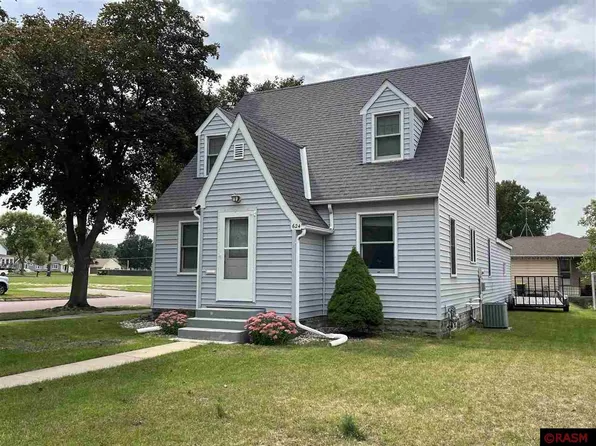 624 4th St S, Saint James, MN 56081