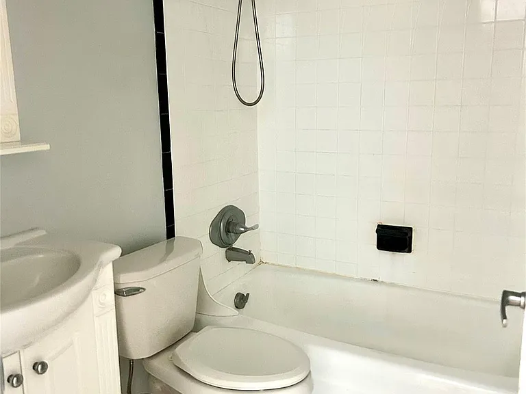 8 Colonial Rd #36 — Photo 10