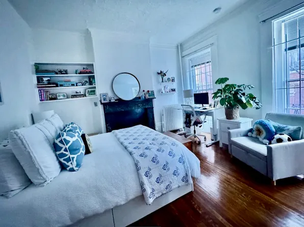 58 S Russell St APT 2, Boston, MA 02114