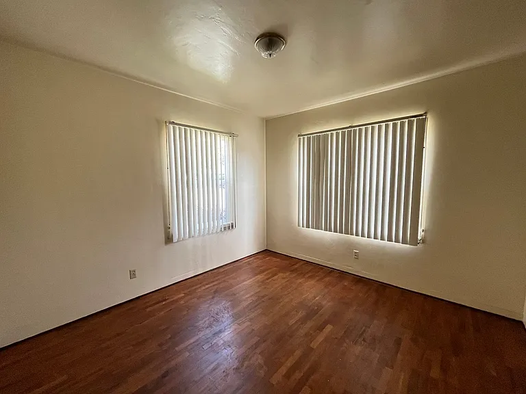 238 S H St — Photo 10