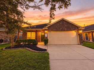 2913 Landing Edge Ln, Dickinson, TX 77539