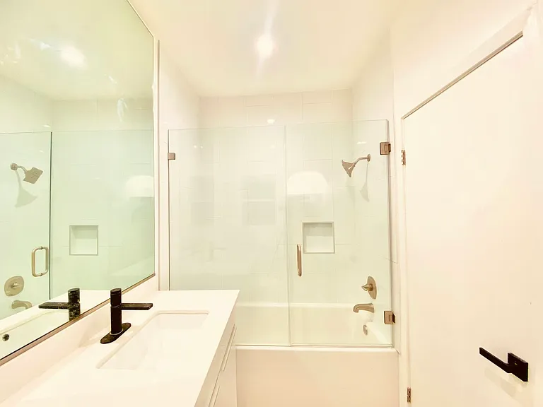 627 Brittania St #629 — Photo 17