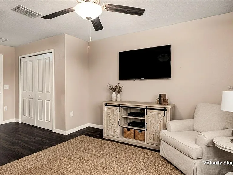 724 Royal Empress Dr — Photo 20