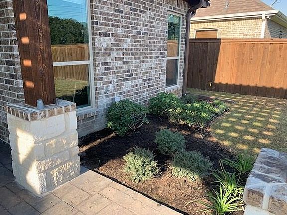 3rd image of 2100 Kelton Dr