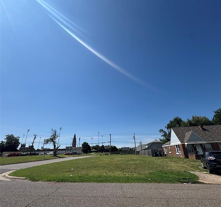1st image of 1900 NW 28th St Lot 381 & 383