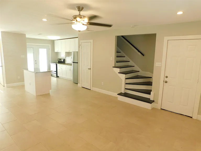3332 Blodgett St — Photo 5