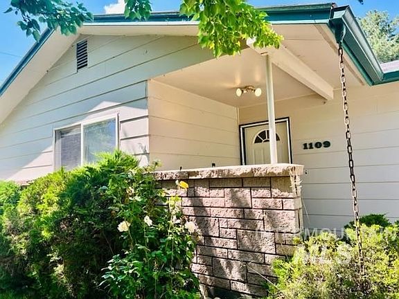 3rd image of 1109 SW 11th Ave