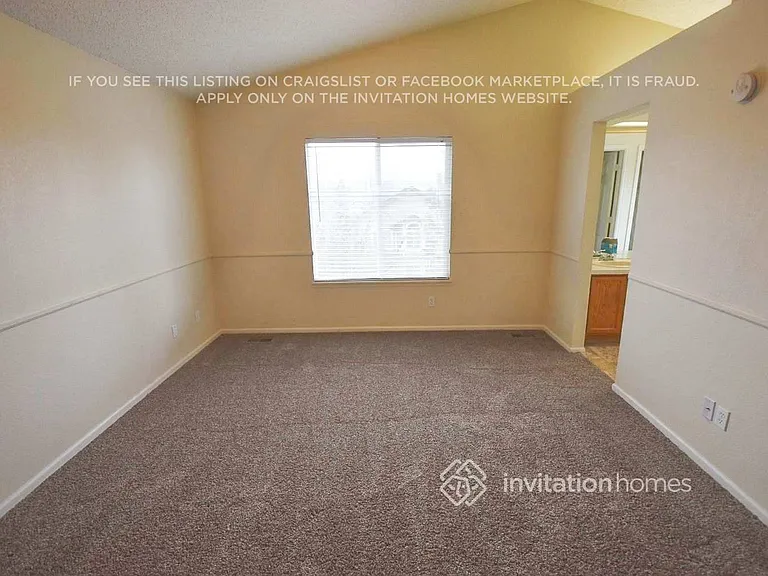 1572 Beacon Hill Dr — Photo 12
