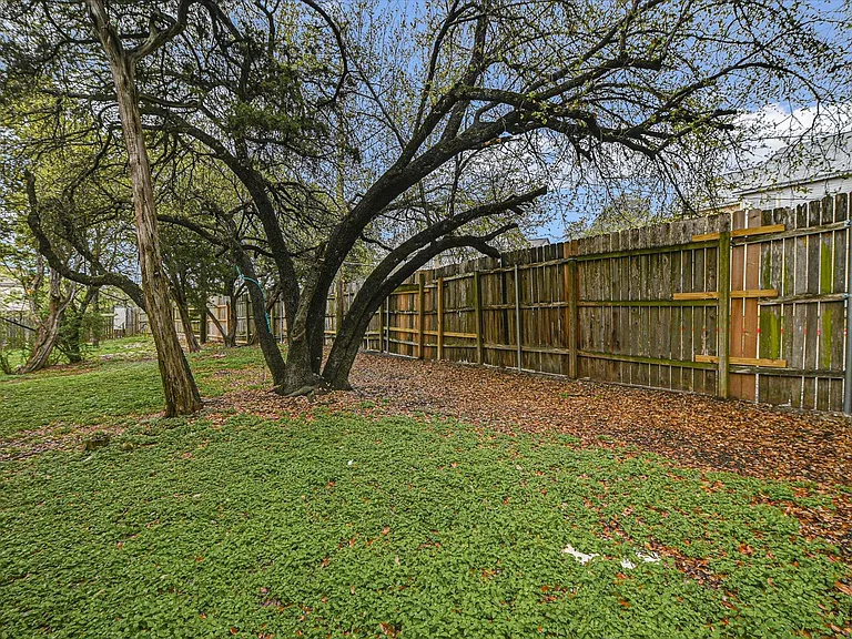 4301 Acropolis Ct #B — Photo 10