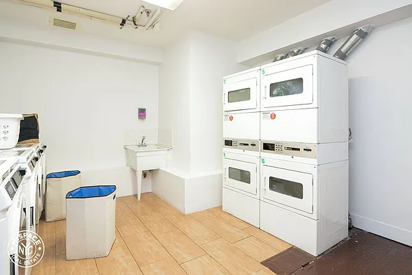 Rented by MySpaceNYC | media 65