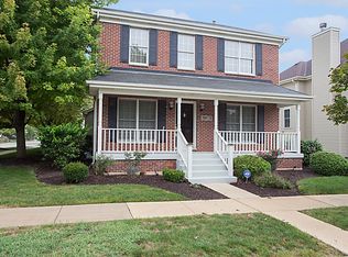 39W110 Armstrong Ln, Geneva, IL 60134