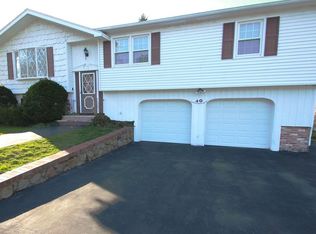 40 Timber Ln, Methuen, MA 01844