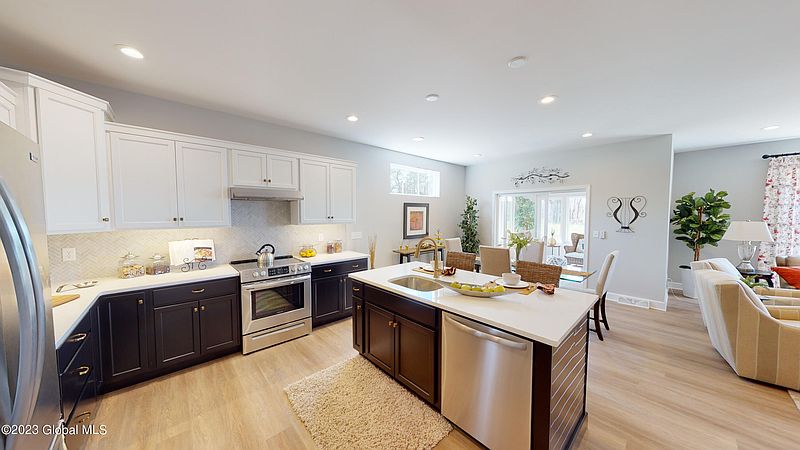 5th image of 45 Wiggins Drive