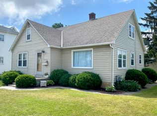 1075 W Washington St, West Bend, WI 53095