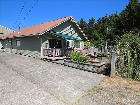 2nd image of 1369 Sandy Drive