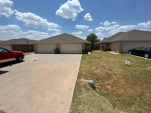 2928 James Rd Photo 1