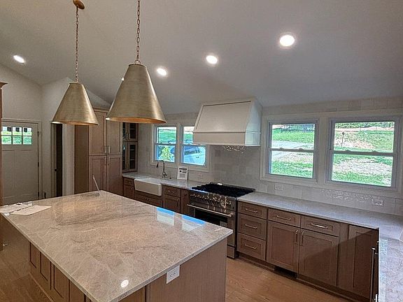 4th image of 5105 Coronado Dr