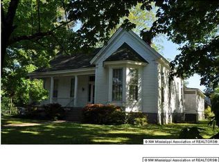 285 E Salem Ave, Holly Springs, MS 38635