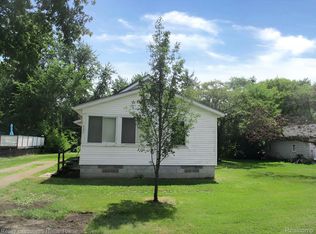 4595 Griswold Rd, Kimball, MI 48074