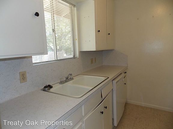 4th image of 3100 Stoneway Dr #A