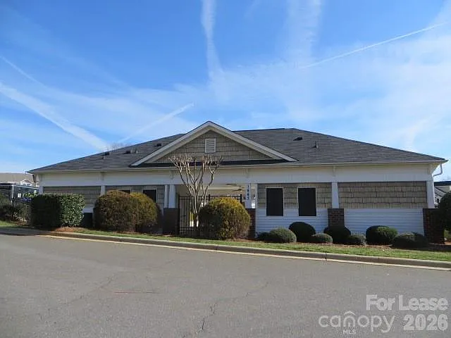 2052 Shady Pond Dr — Photo 27