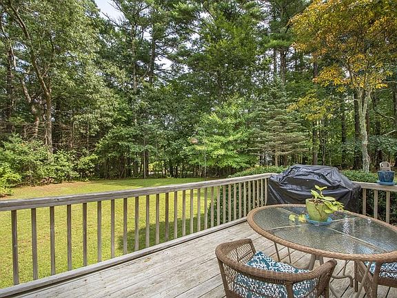 4th image of 75 Teakettle Ln