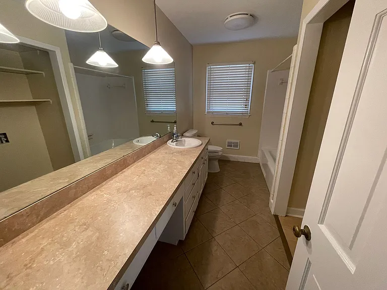 1104 Robin Hood Rd — Photo 20