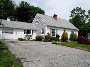 10 Willow Rd, Smithfield, RI 02828