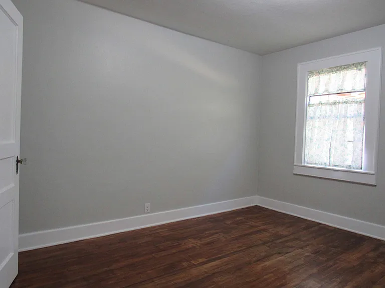1401 Brown Ave — Photo 27